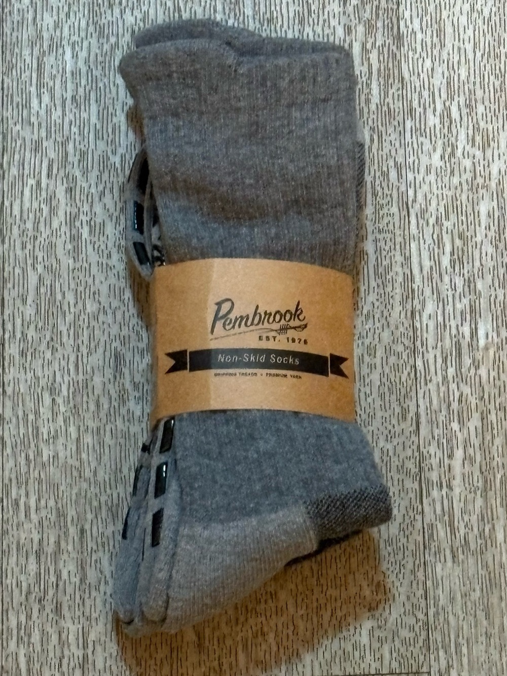 PEMBROOK 2PACK NON-SKID CREW SOCKS SIZE S/M